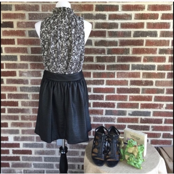 NWT Michael Kors Sleeveless Victorian Neck Top Med - Picture 4 of 8